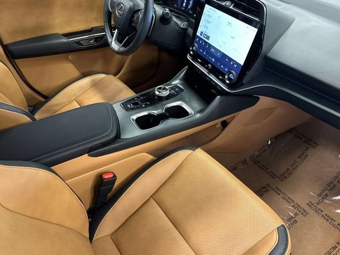 Used 2023 Lexus RZ 450e Premium w/ Technology Package AWD/4WD image 18