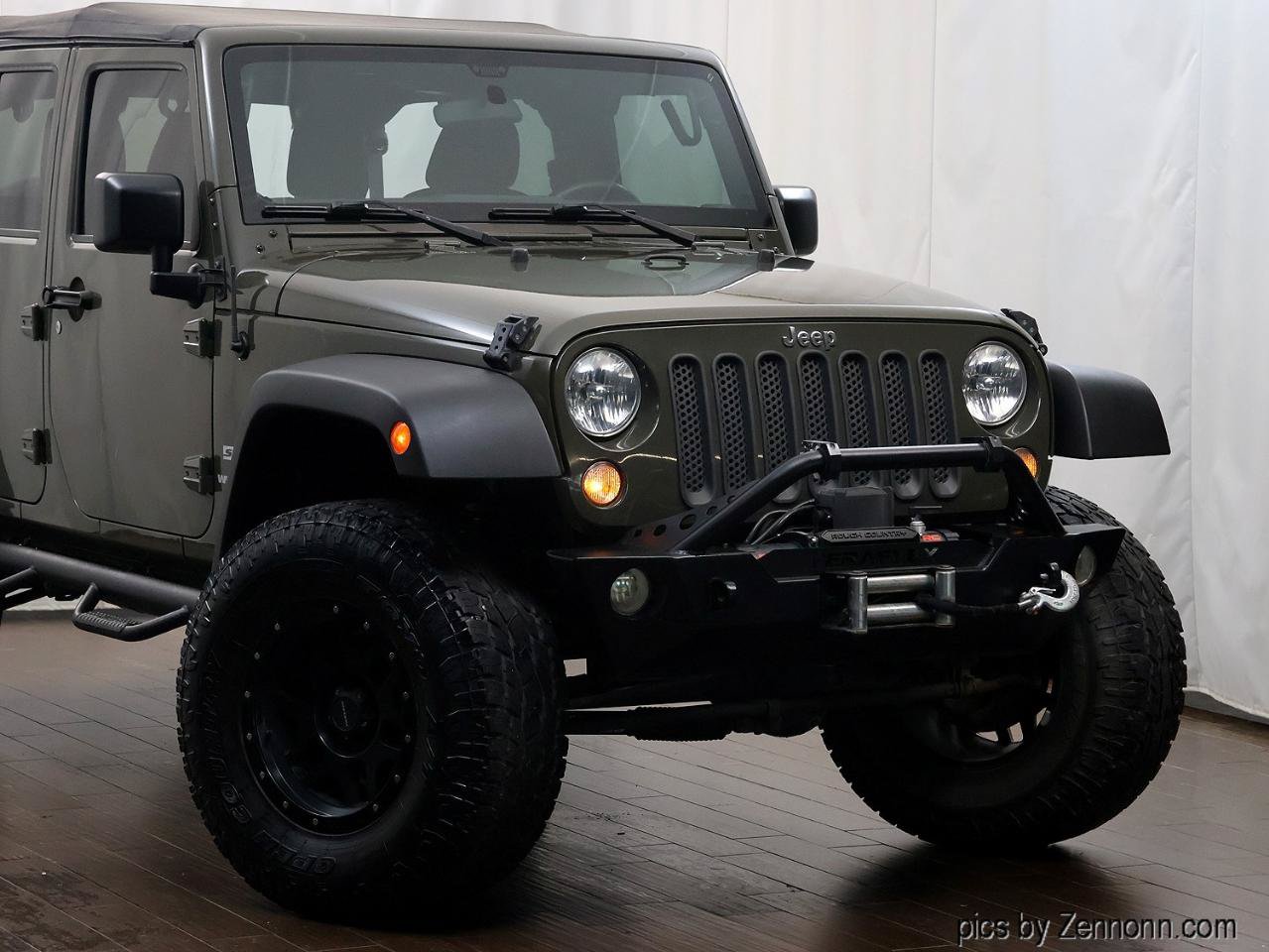 Used 2016 Jeep Wrangler Unlimited Sport w/ Connectivity Group AWD/4WD image 2