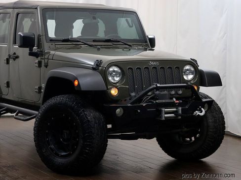 Used 2016 Jeep Wrangler Unlimited Sport w/ Connectivity Group AWD/4WD image 2