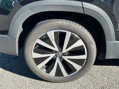 Used 2023 Volkswagen Taos SE image 16