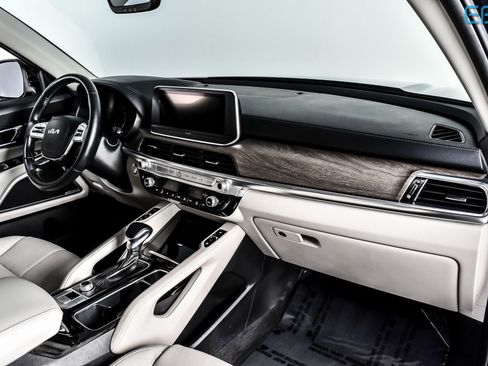 Used 2022 Kia Telluride EX w/ Towing Package image 25