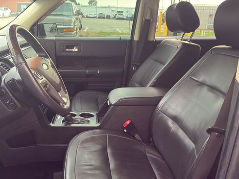 Used 2018 Ford Flex Limited w/ Equipment Group 303A AWD/4WD image 6