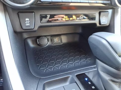 Used 2025 Toyota RAV4 LE FWD image 17