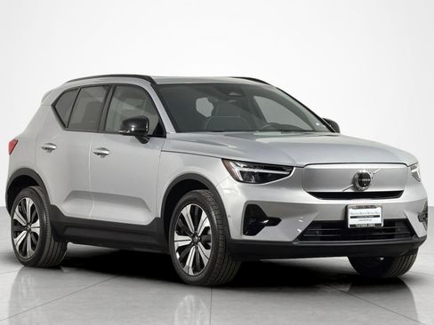 Used 2023 Volvo XC40 Recharge Plus AWD/4WD image 7