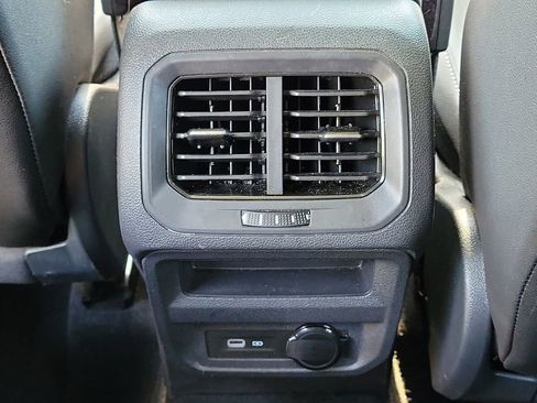 Used 2023 Volkswagen Tiguan SE R-Line FWD image 11