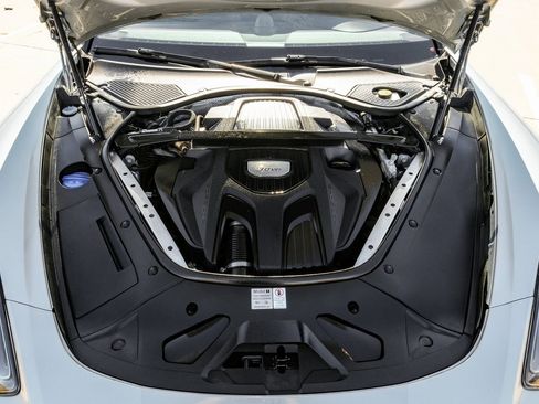 Used 2018 Porsche Panamera 4 AWD/4WD image 44