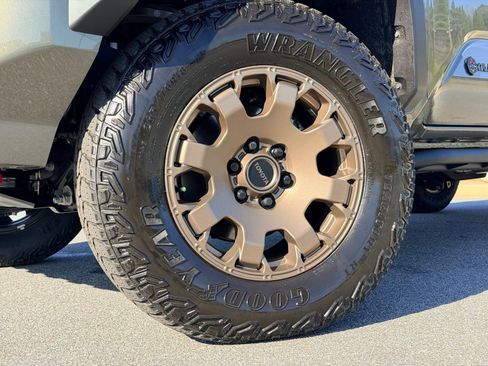 Used 2025 Toyota Tacoma 4x4 Double Cab Hybrid image 5