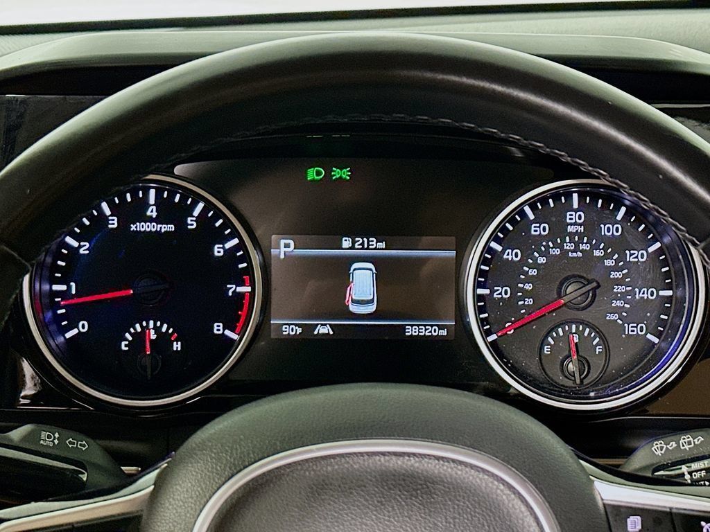 Used 2022 Kia Carnival EX FWD image 13