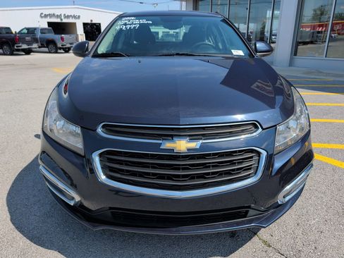 Used 2016 Chevrolet Cruze LT FWD image 2