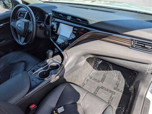 Used 2018 Toyota Camry XLE FWD image 19