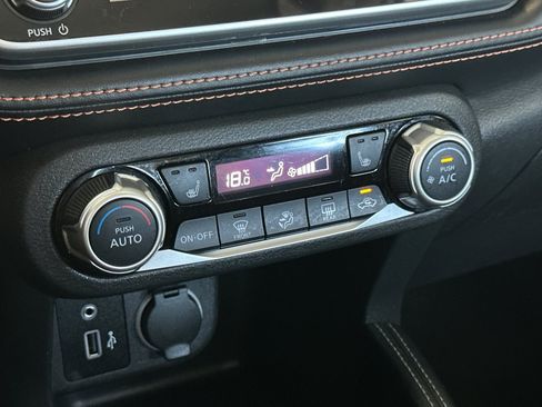 Used 2020 Nissan Kicks SR FWD image 20