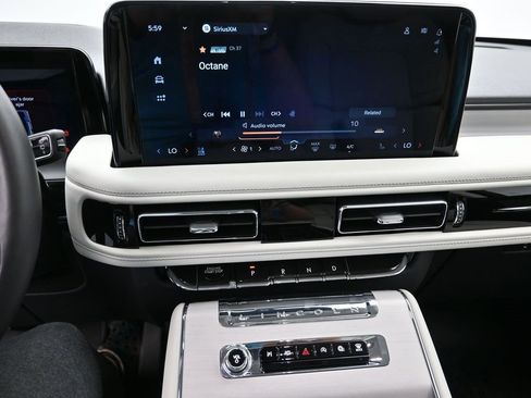 New 2025 Lincoln Aviator Reserve w/ Equipment Group 201A image 16