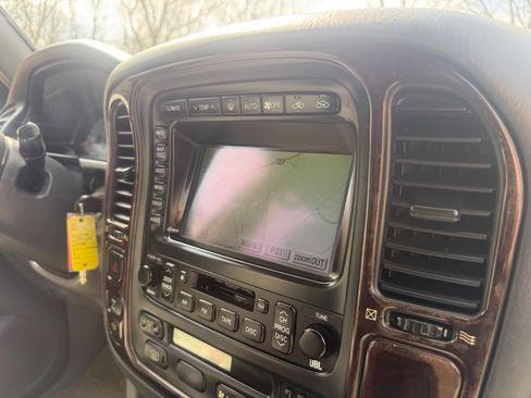 Used 2002 Toyota Land Cruiser image 61