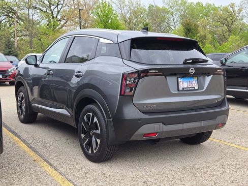 Used 2026 Nissan Kicks SV w/ SV Premium Package AWD/4WD image 5