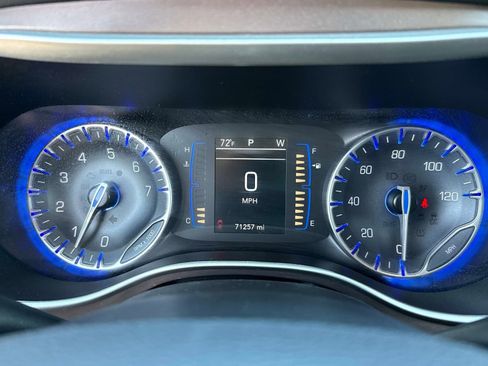 Used 2023 Chrysler Voyager LX FWD image 28