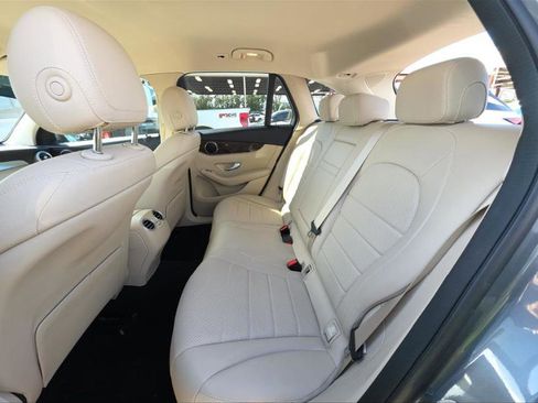 Used 2021 Mercedes-Benz GLC 300 image 7