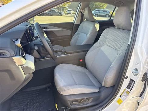 Used 2026 Toyota Camry LE w/ Convenience Package image 12