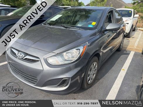 Used 2012 Hyundai Accent GLS FWD image 1