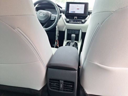 Used 2023 Toyota Corolla Cross L FWD image 30