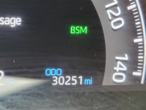 Used 2025 Toyota RAV4 XLE FWD image 25