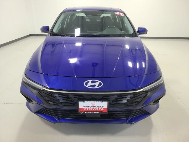 Used 2024 Hyundai Elantra Limited FWD image 2