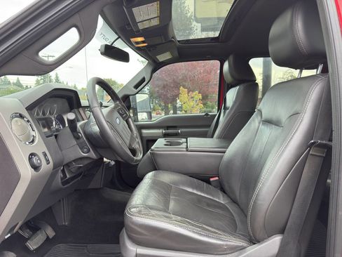 Used 2011 Ford F250 Lariat image 3