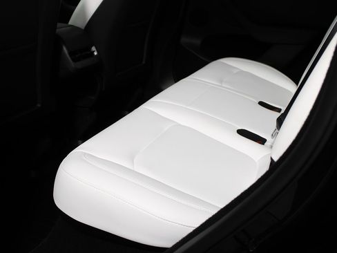 Used 2024 Tesla Model Y Performance image 24