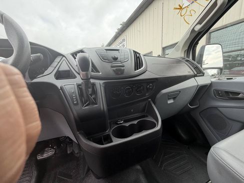 Used 2015 Ford Transit 250 130 Low Roof RWD image 15