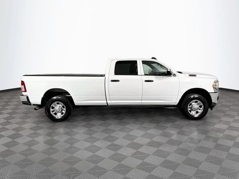 Used 2022 RAM 2500 Tradesman w/ Chrome Appearance Group AWD/4WD image 8