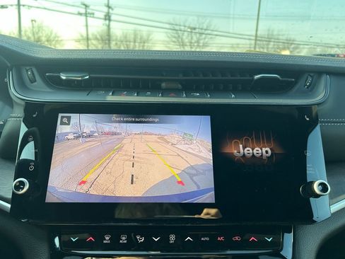 New 2026 Jeep Grand Cherokee Altitude AWD/4WD image 22