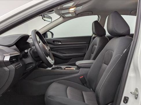 Used 2025 Nissan Altima 2.5 SV image 14