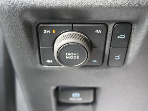 Certified 2025 Ford Expedition Active AWD/4WD image 22