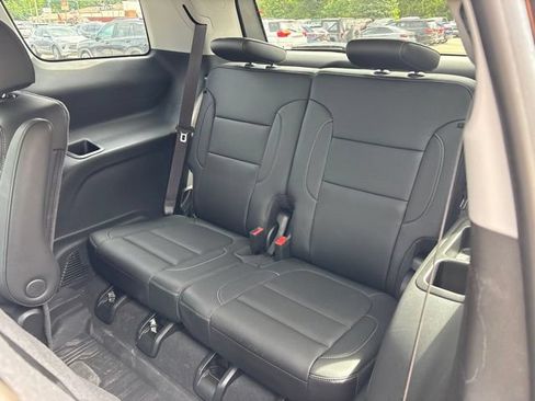 Used 2023 GMC Acadia SLT w/ Elevation Edition AWD/4WD image 16
