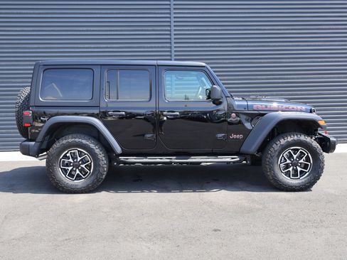 Used 2024 Jeep Wrangler Unlimited Rubicon w/ Capability Package AWD/4WD image 4