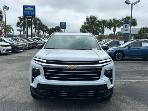 New 2026 Chevrolet Traverse High Country FWD image 3