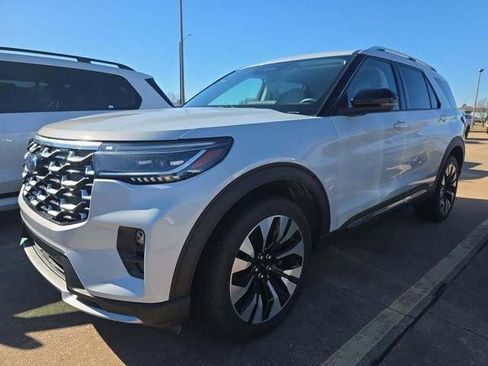 Used 2025 Ford Explorer Platinum w/ LUX Leather Package image 13