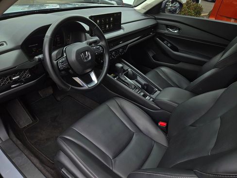 Used 2023 Honda Accord Touring image 10
