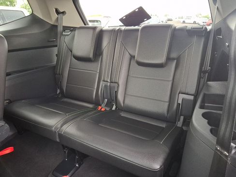 Used 2023 Volkswagen Atlas SE w/ Panoramic Sunroof Package AWD/4WD image 12