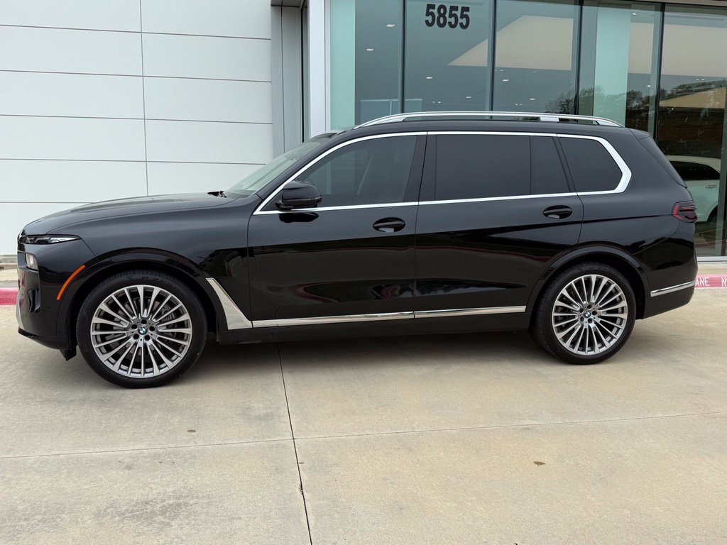 Used 2025 BMW X7 xDrive40i w/ Premium Package AWD/4WD image 2