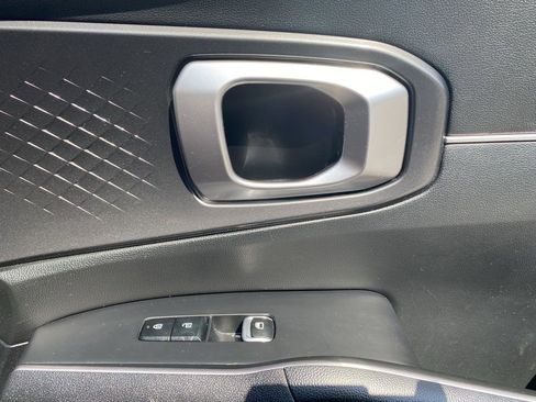 Certified 2021 Kia Sorento LX image 12