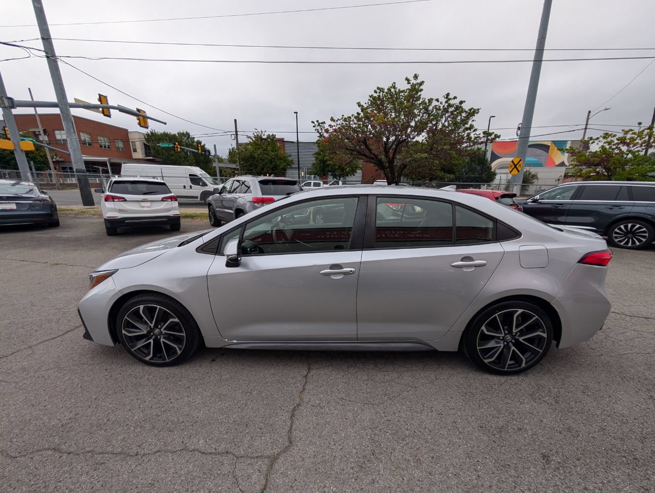 Used 2022 Toyota Corolla SE FWD image 9