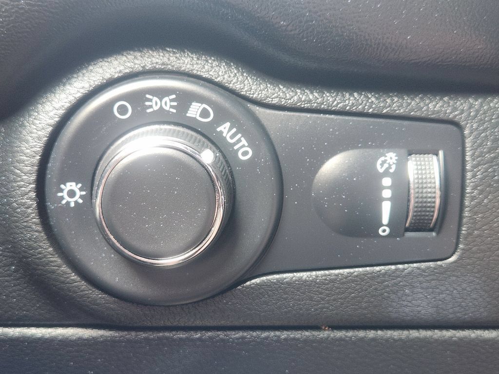 Used 2023 Dodge Durango SXT RWD image 22