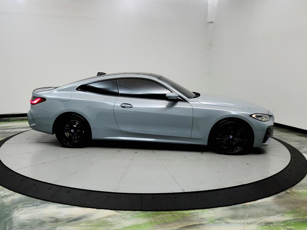 Used 2022 BMW 430i Coupe w/ M Sport Package RWD image 4