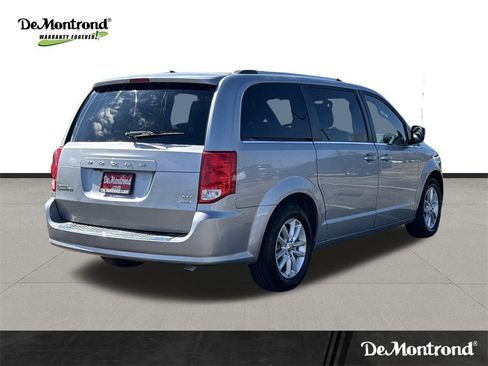 Used 2019 Dodge Grand Caravan SXT image 6