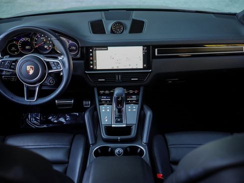 Used 2022 Porsche Cayenne GTS w/ Premium Package Plus image 21