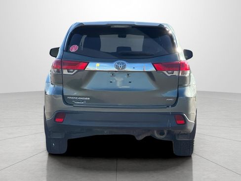 Used 2019 Toyota Highlander LE image 5