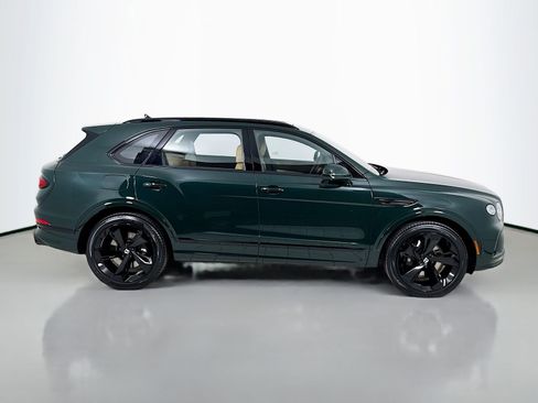Certified 2025 Bentley Bentayga AWD/4WD image 9