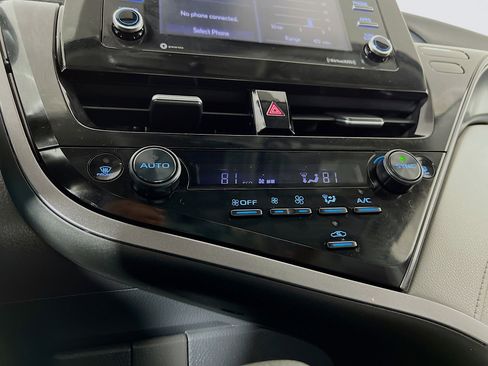 Used 2023 Toyota Camry LE image 16