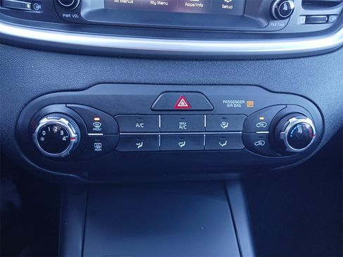 Used 2019 Kia Sorento L image 23