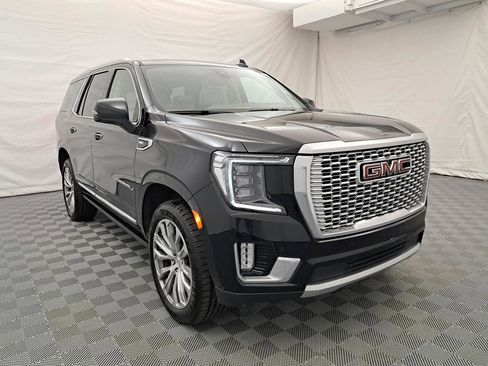 Used 2021 GMC Yukon Denali w/ Denali Premium Package image 2